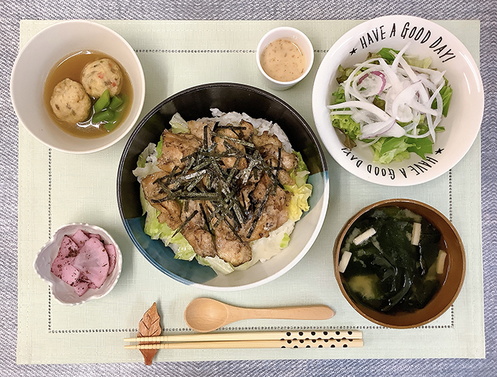 ②鶏ハラミの炭火焼き丼