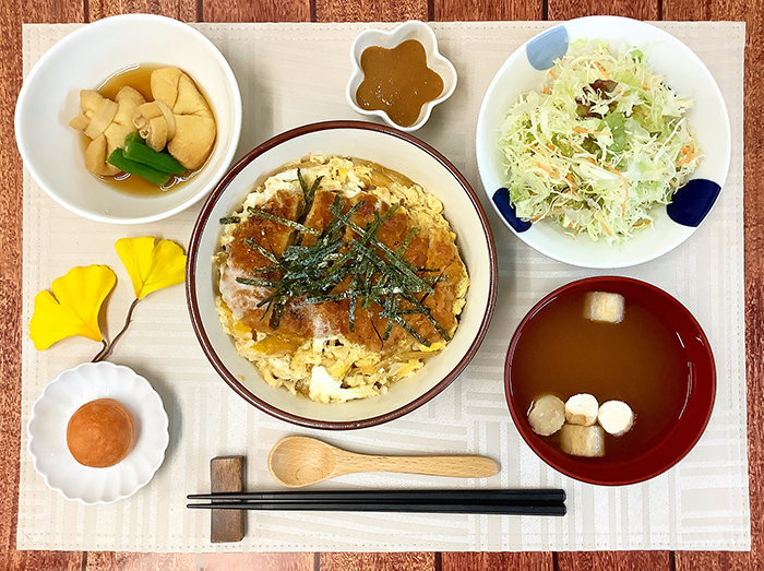 ⑥卵とじロースカツ丼