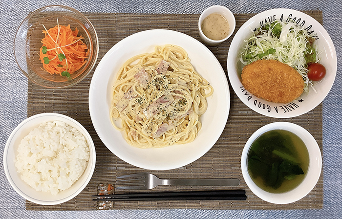 ⑥煮込みチーズインハンバーグ